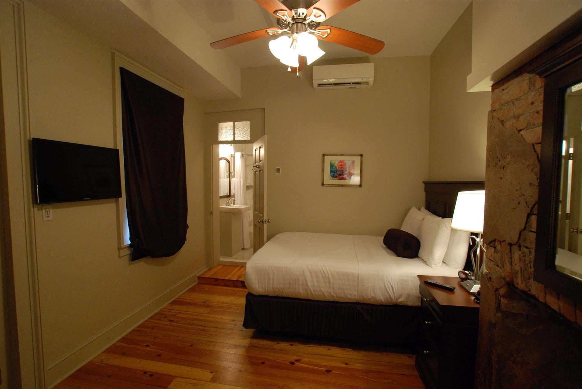 ניו אורלינס Inn On St. Ann, A French Quarter Guest Houses Property מראה חיצוני תמונה